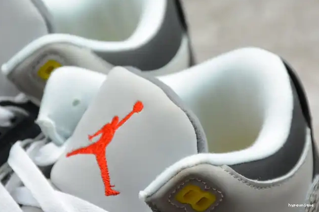 HYPE CT8532-012 Grey Jordan (2021) Cool Retro Air 3 0625